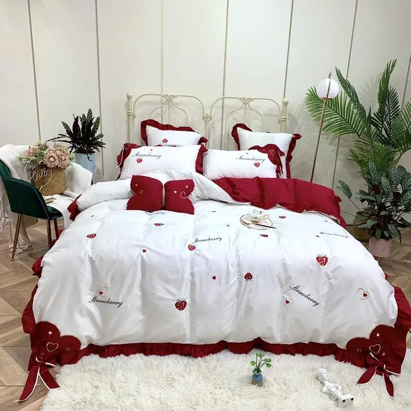 

40 4/7 pcs Strawberry embroidery Bedding Set long-staple cotton Bed Set white Duvet Cover Set Bed Sheet knot Pillowcases