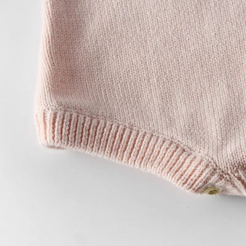 Детское трикотажное пальто розового цвета с карманами + шерстяной комбинезон