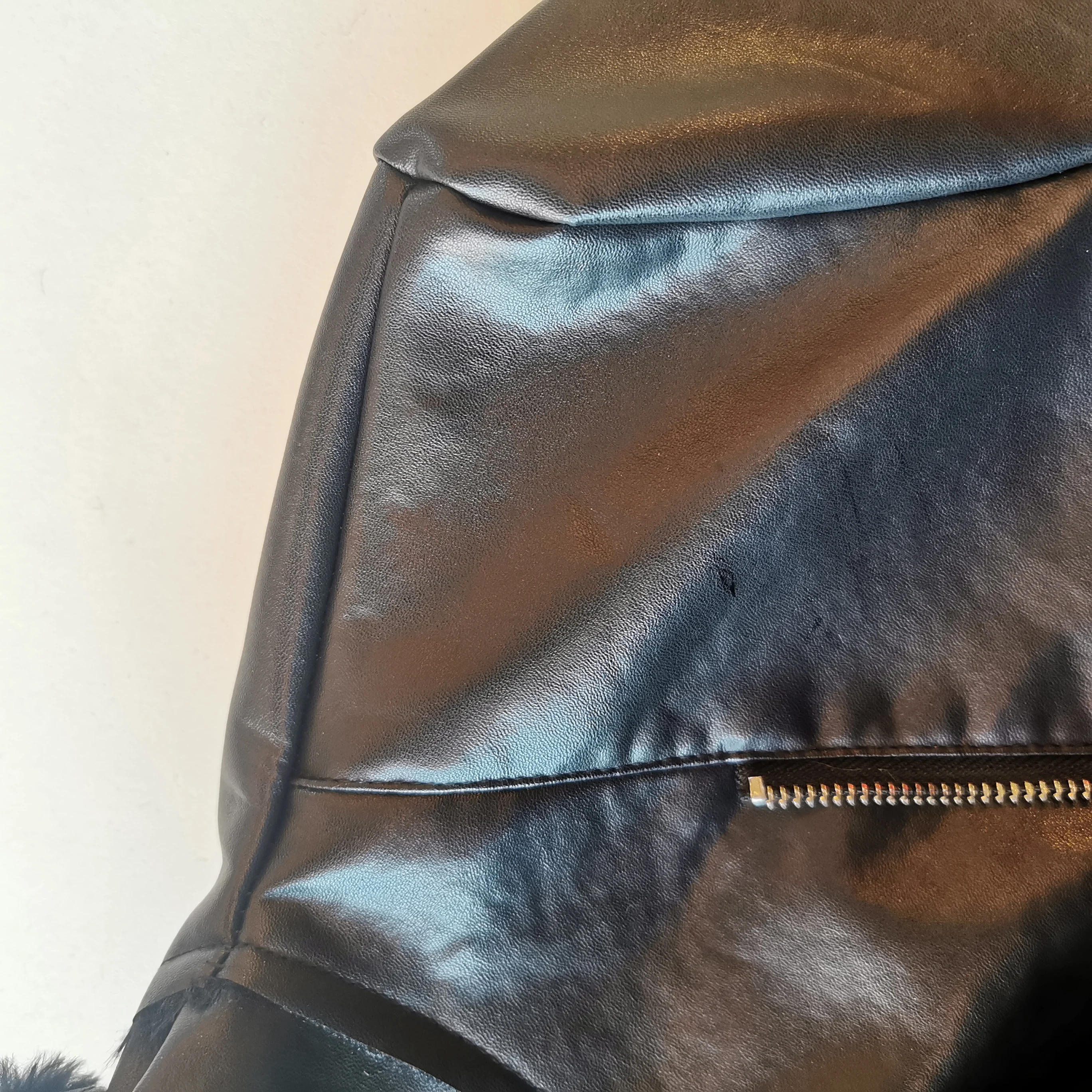 Women Winter Fashion Warm PU Leather Jacket Fake Fur Black Long Coat Office Lady Zipper Western Punk Gothic Outwear Young Girl