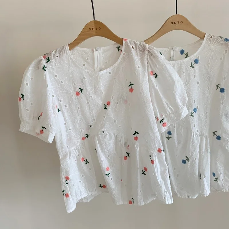 

Chic Embroidered Hook-up Short Sleeve Shirt 2021 Summer Hollow Out Women Blouse Vintage Shirts Fashion Women Blouses 13650