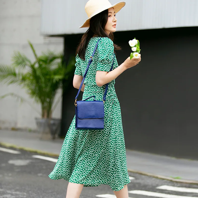 

JCHB 2021 Spring/Summer light grass green floral dress for women With V-neck, bubble sleeves and belted mid-length skirt of Eur