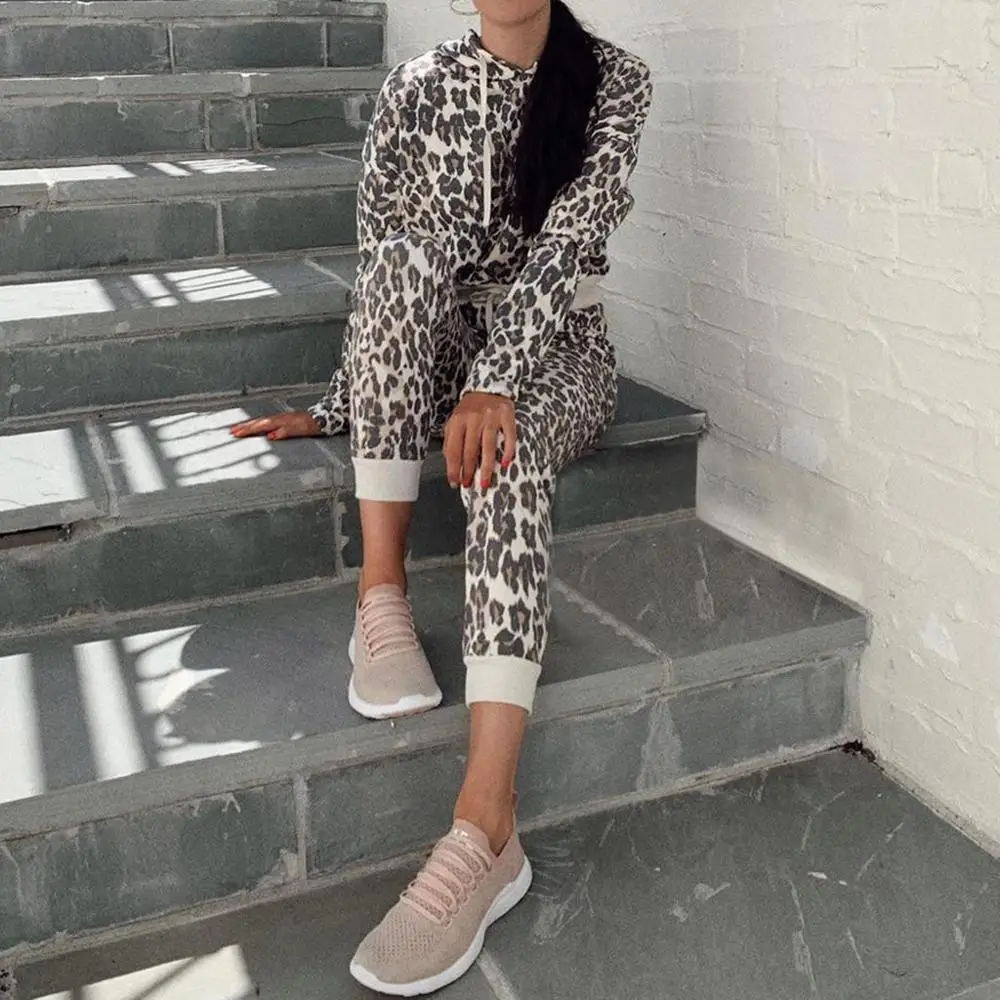 Женский спортивный костюм с леопардовым принтом для отдыха топом длинным