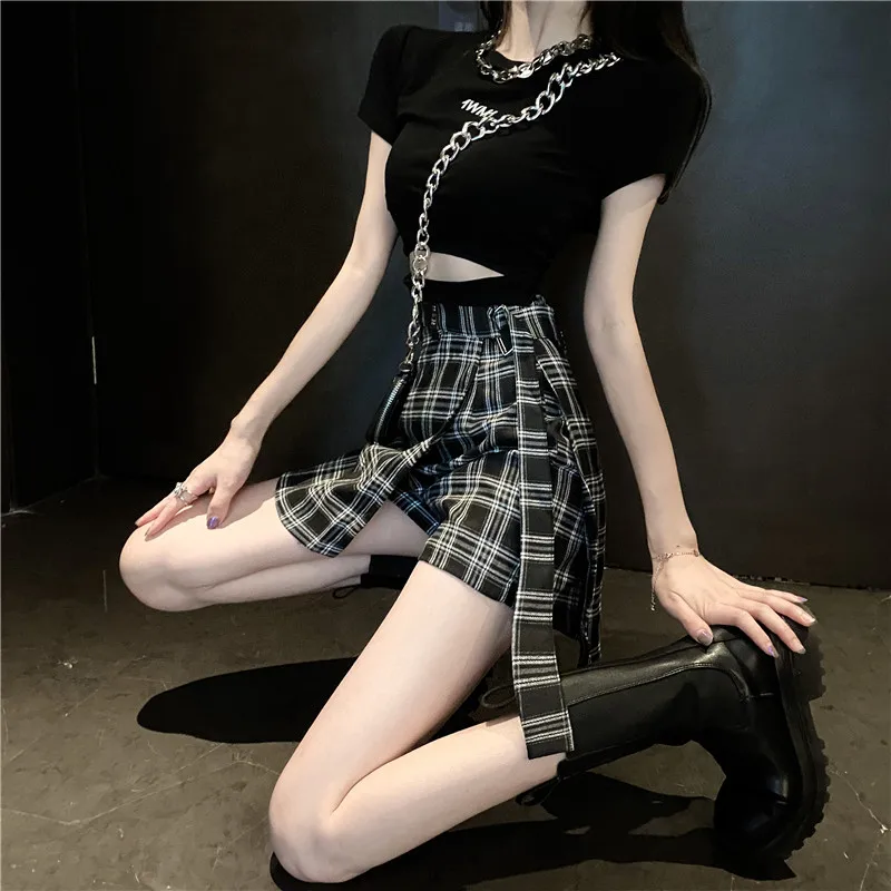 

2021 Summer Streetwear Black Slim Midriff Outfit Short T Shirt Women Tee Vintage High Waist Plaid Culottes Two Piece Set Female