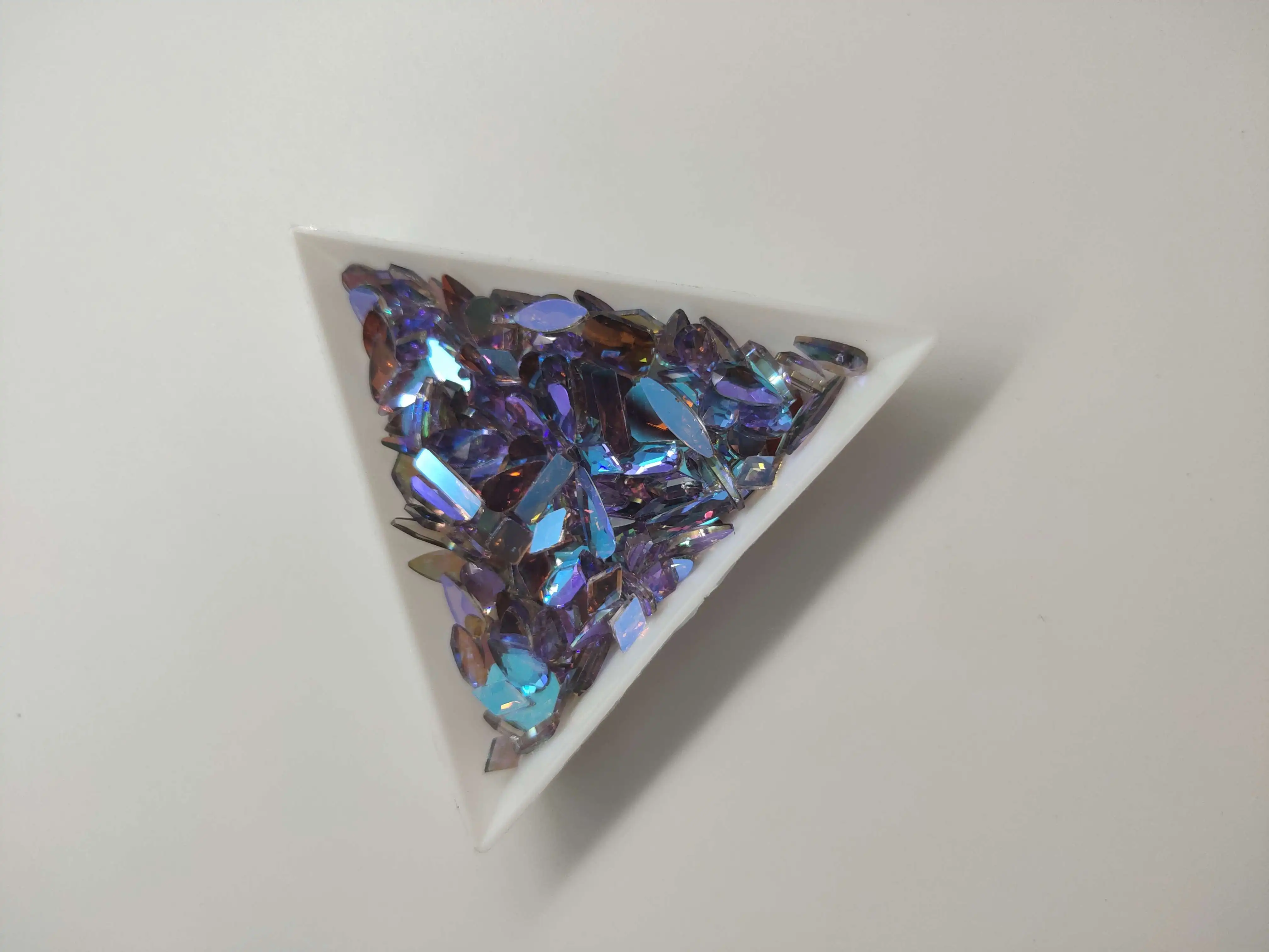 100 шт. пурпурные тени Стразы для ногтей по очень низкой цене кристалл