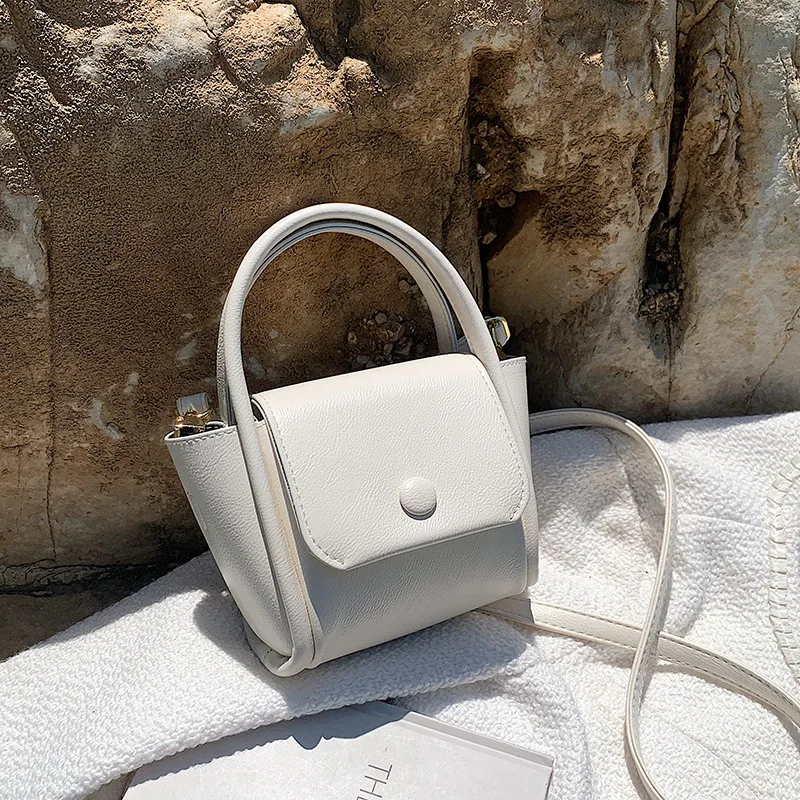 

2021 Summer New Fashion Small Square Bag Simple Single Shoulder Messenger Bag Crossbody Bags for Women Purses and Handbags