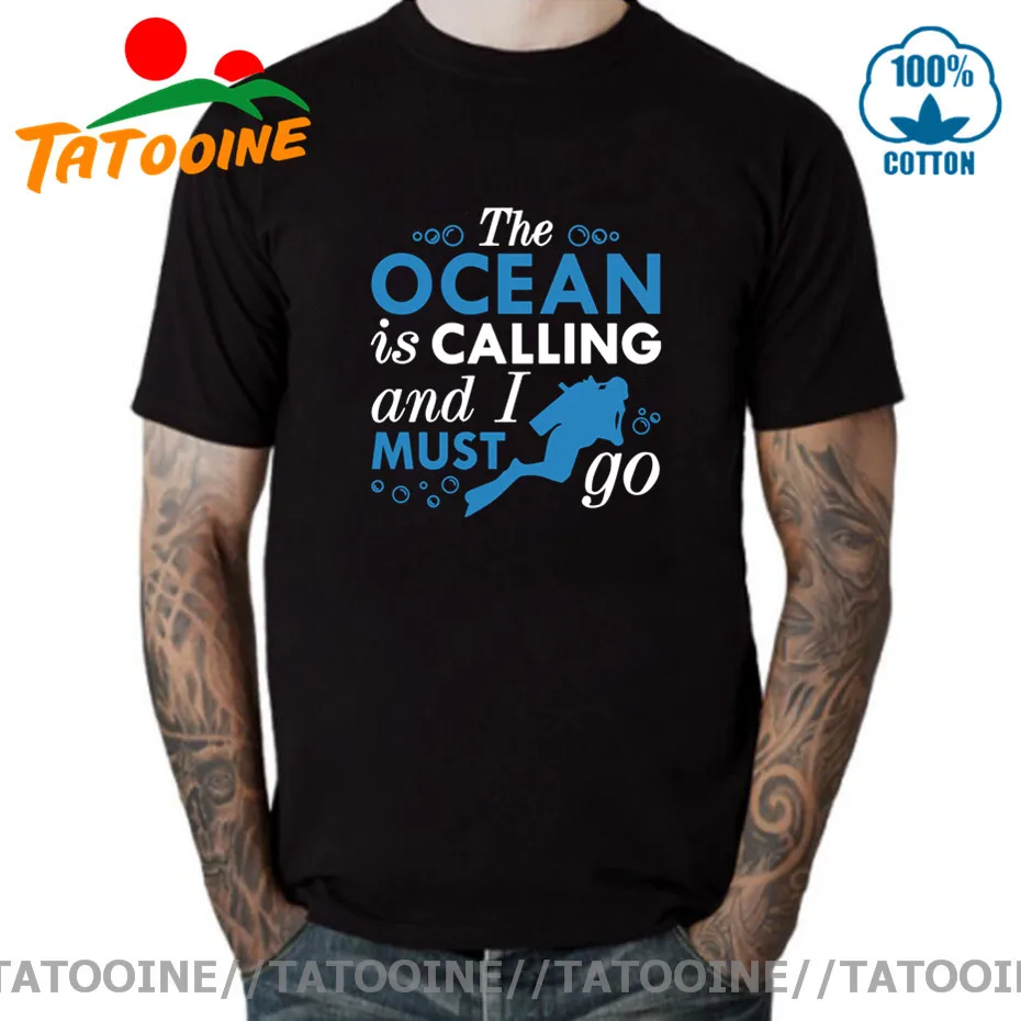 

Мужская футболка с принтом «ТАТУИН» и надписью «Ocean Is call and I must Go», футболка для дайвинга с аквалангом, футболка для дайвинга