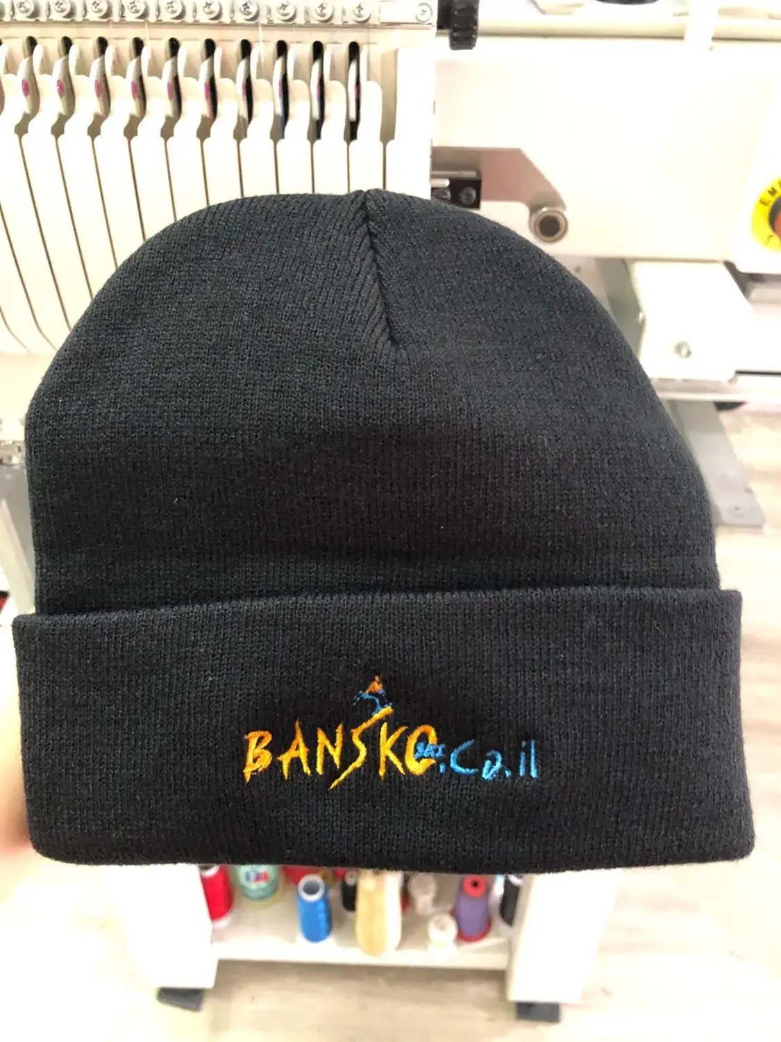 2020 OEM по индивидуальному заказу Женские шапки вязанные зимние токе со своим