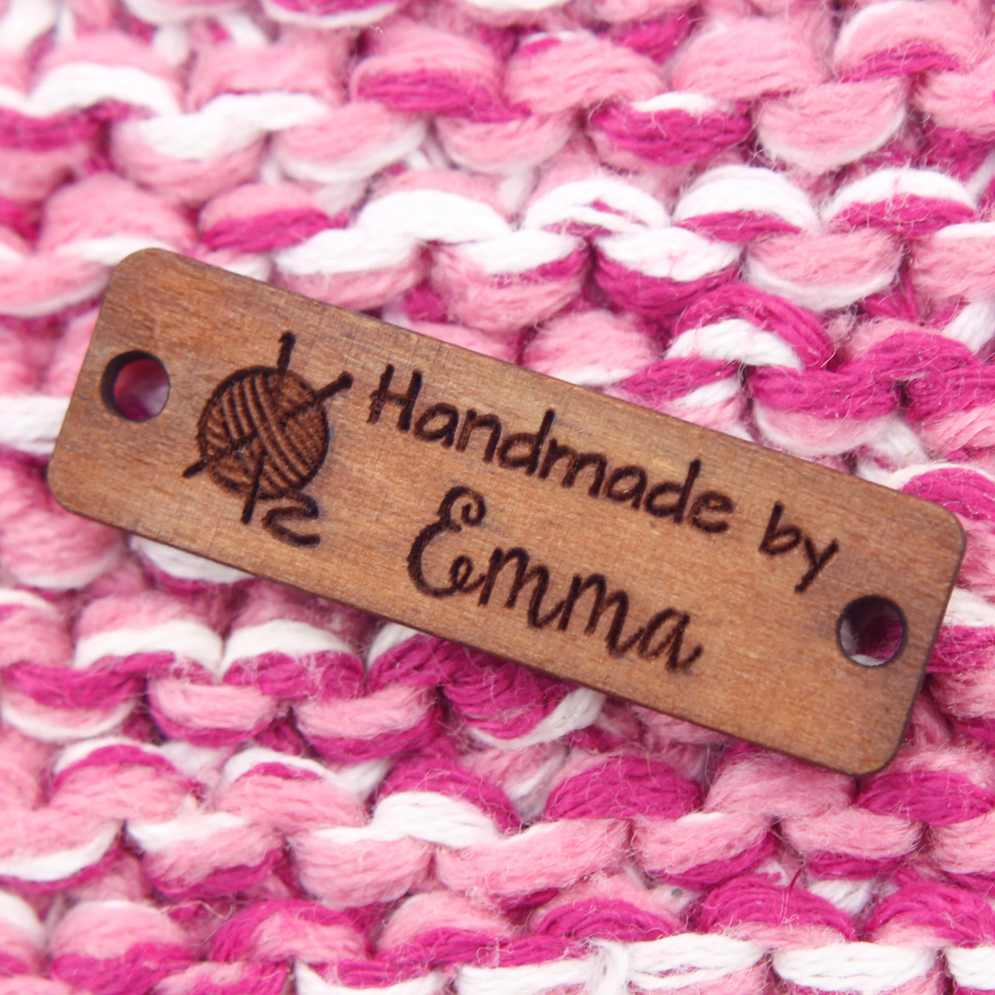 

Wooden labels, custom text, knitted labels, personalized labels, custom engraving labels, artistic fonts (WD1402)