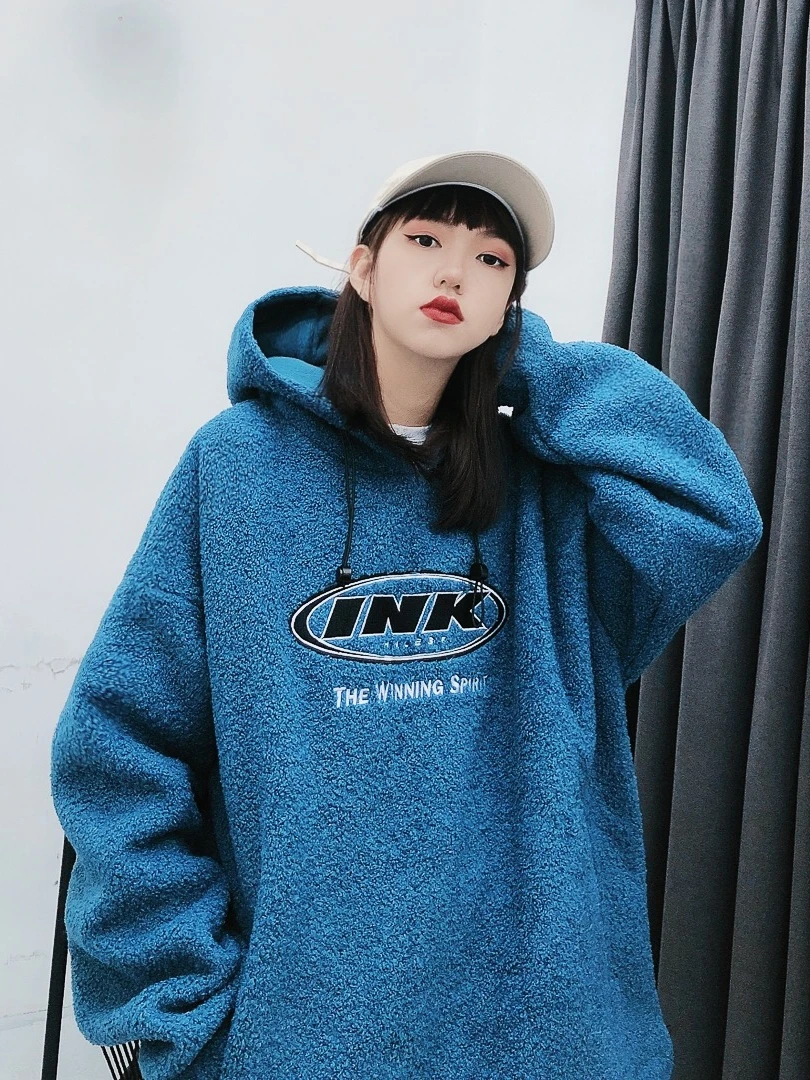 Свитшот женский из ягненка и шерсти Осень-зима 2019 | Женская одежда