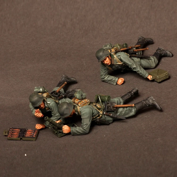 3 фигурки солдатиков из смолы GK военная тема Второй мировой войны несобранный и