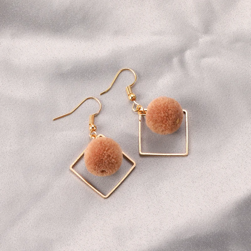 Массивные серьги с геометрическим ромбовидным помпоном Персиковое сердце