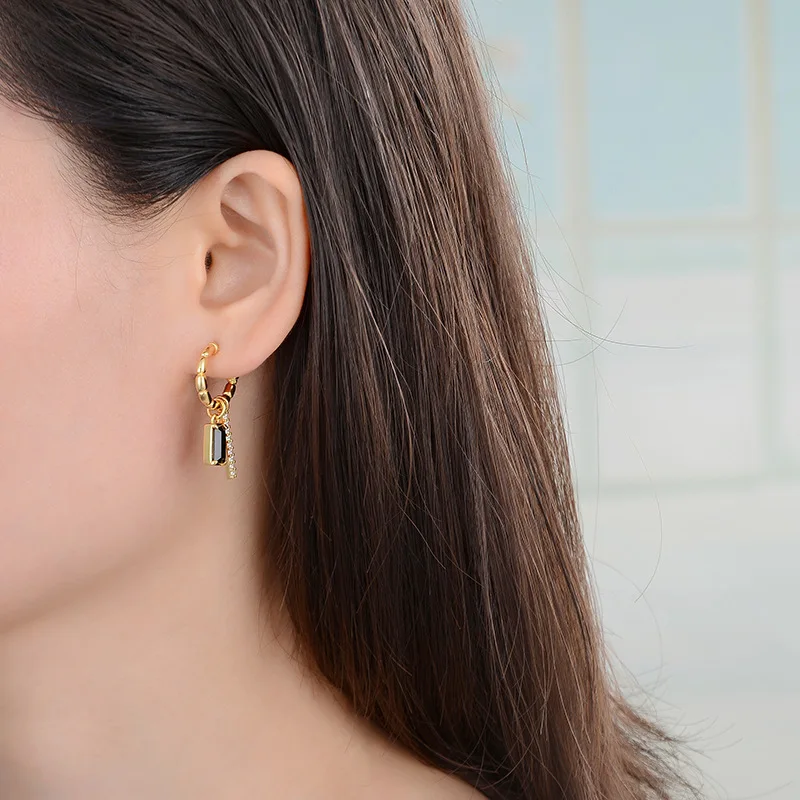 

European and American inlaid black square crystal Tassel Earrings Fashion Trend geometric design sense C-shaped Earrings 2021