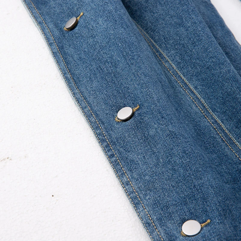 

[EAM] High Waist Hollow Metal Buttons denim long Wide Leg Jeans New Loose Women Trousers Fashion Spring Autumn 2021 1DD6340