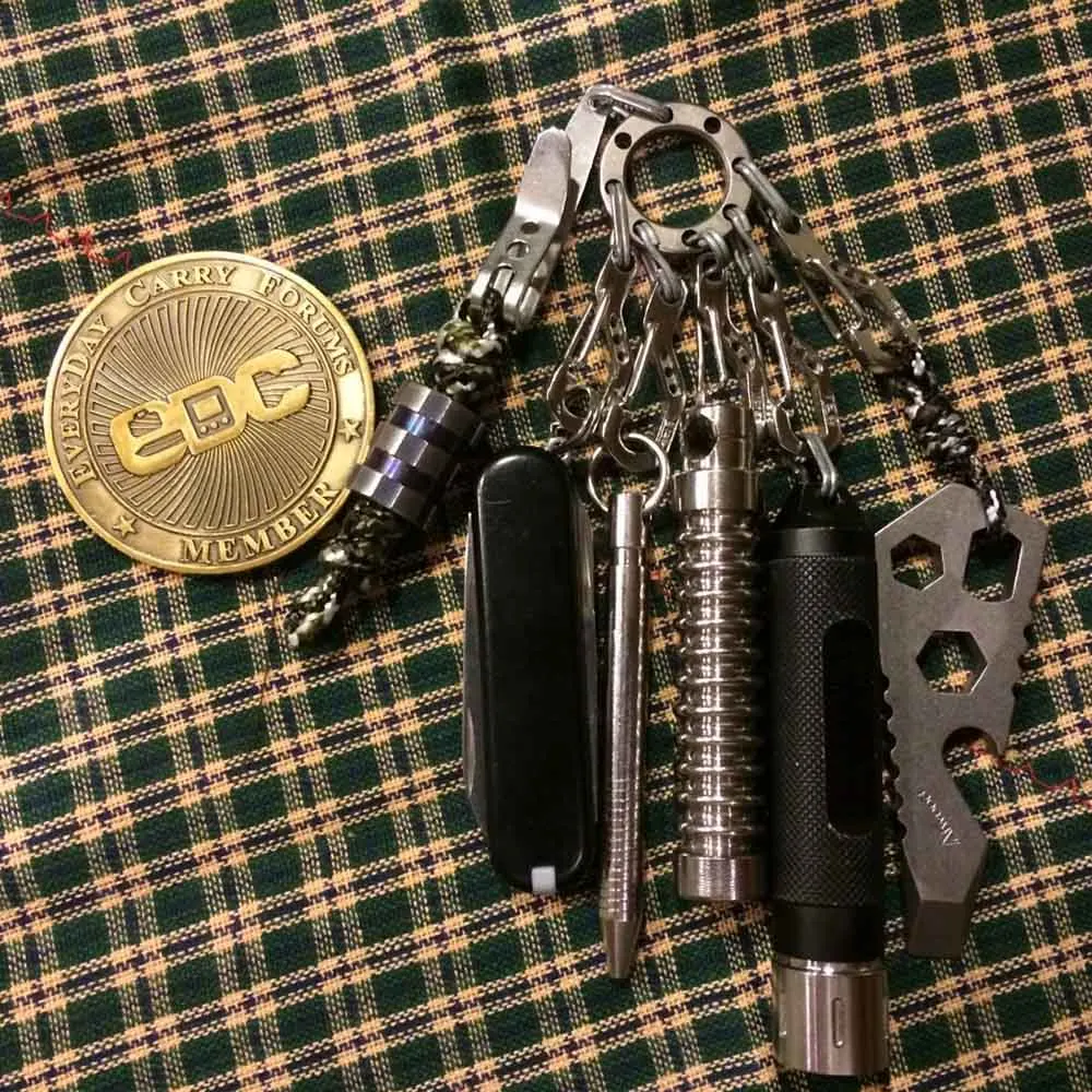 1 шт. 8 отверстий EDC брелок Открытый Многоцелевой Брелок с мини стальными кольцами