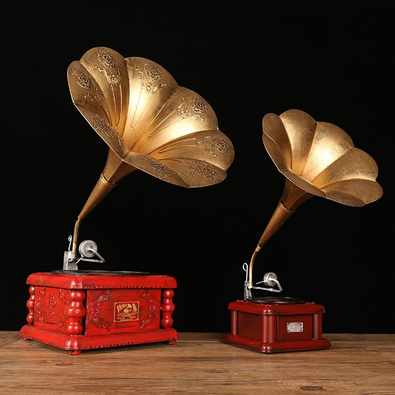 Nostalgic Vintage Wrought Iron Record Player Phonograph Model Decoration Props Desktop Display Ornaments Study Room Decoration