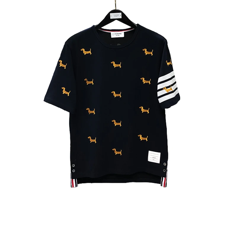 Мужская хлопковая футболка с короткими рукавами круглым вырезом и вышивкой