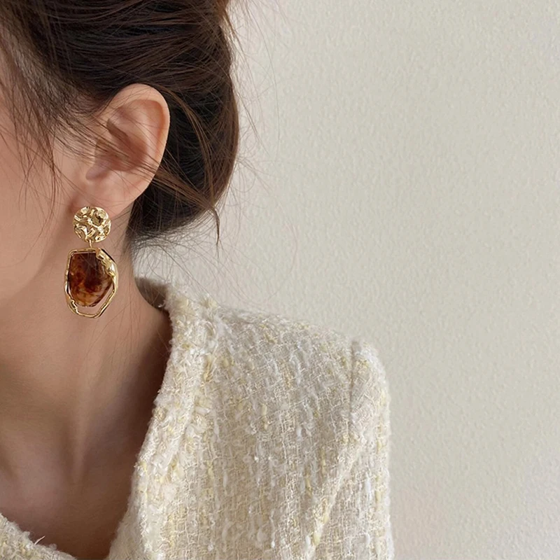 

Vintage Autumn Winter Irregular Metal Acrylic Drop Earrings for Women Elegant Geometric Earring Brincos Bijoux Fashion Oorbellen