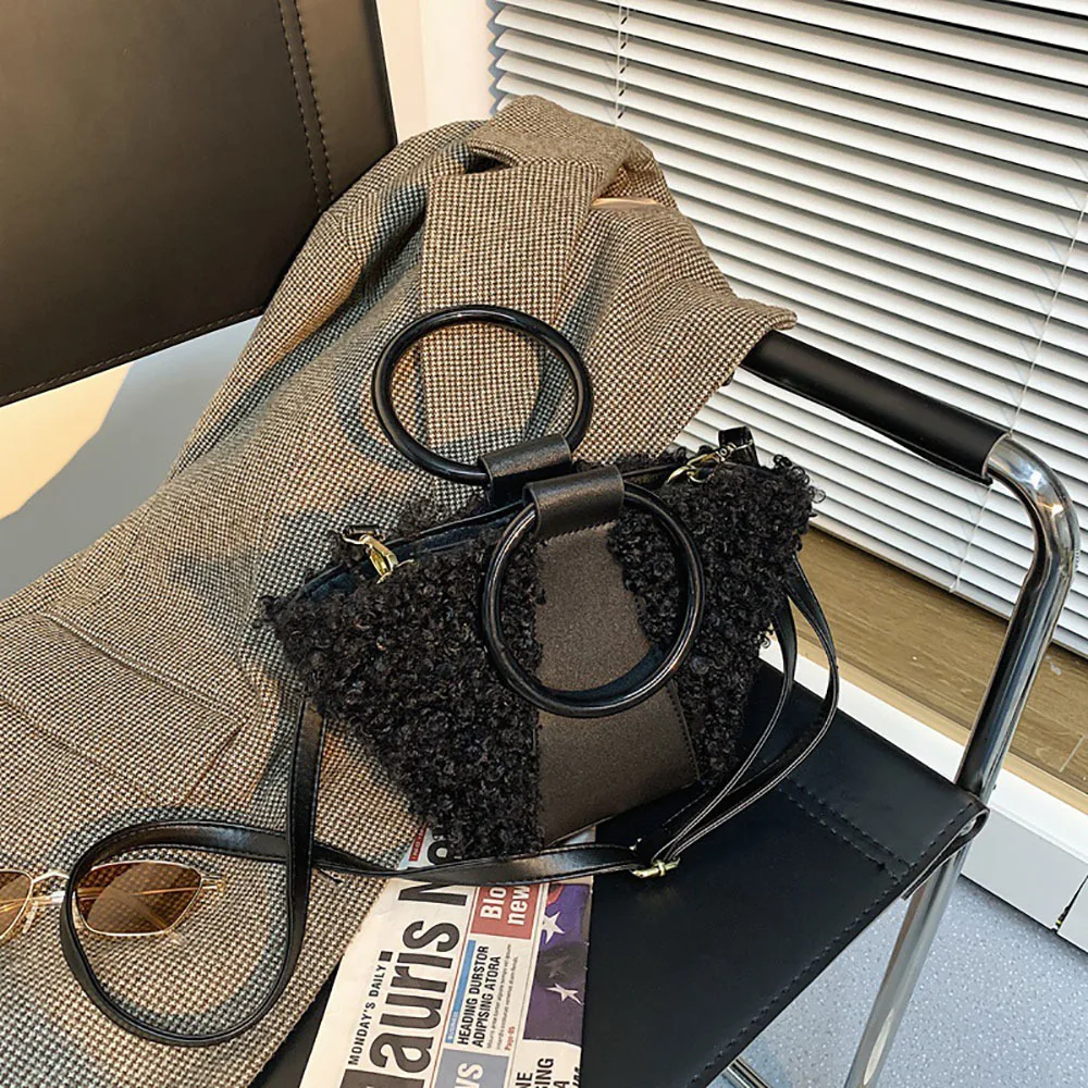 

Large Capacity Faux Fur Shopping Tote Handbags For Women New Luxury Female Shoulder Bag Designers Girls Women's Crossbody Bag