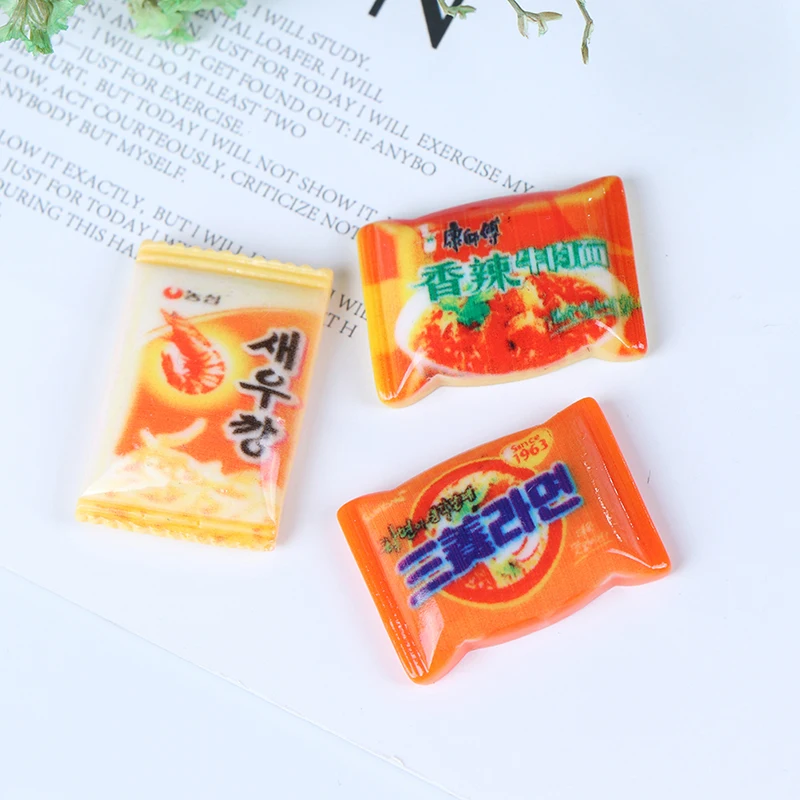 

10pcs Simulation Instant noodles Pretend Food Toys DIY Accessories