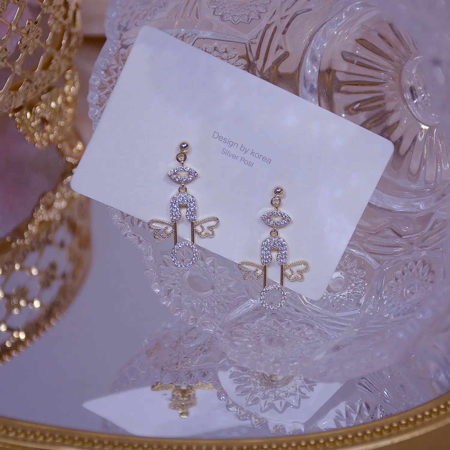 

High Quality 14K Real Gold S Needle Exquisite Zircon Wings Geometric Cute Temperament Stud Earrings for Women