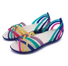 Женские пляжные сандалии желе радужного цвета, туфли с открытым носком на плоской подошве, водонепроницаемая нескользящая обувь для девочек, новинка 2021