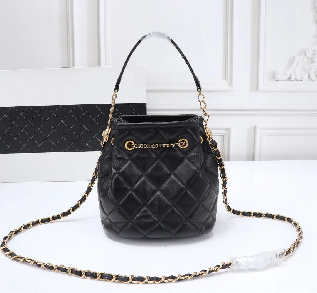 

2021 ladies luxury fashion cosmetic bag messenger bag