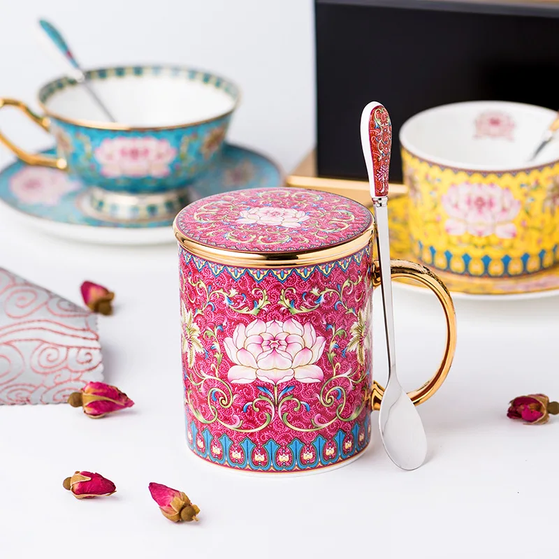 

Кофейная чашка из костяного фарфора в скандинавском стиле ins, маленькая Роскошная кофейная чашка в европейском стиле, комплект блюдец, чашк...