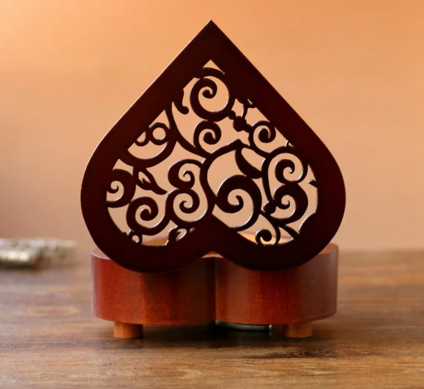 Ретро музыкальная шкатулка в форме сердца деревянная Sky City Canon креативный подарок