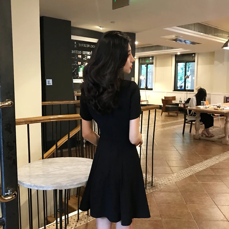 Женское летнее платье большого размера с пышной юбкой черная облегающая юбка