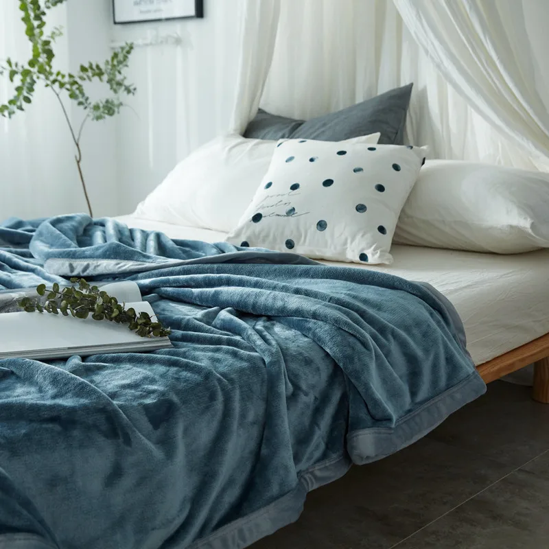 للبيع 2021 جديد بطانية لون نقي سميكة الفانيلا غطاء سرير بطانية واحدة مزدوجة المرجان الصوف قيلولة بطانية الصيف رقيقة لحاف