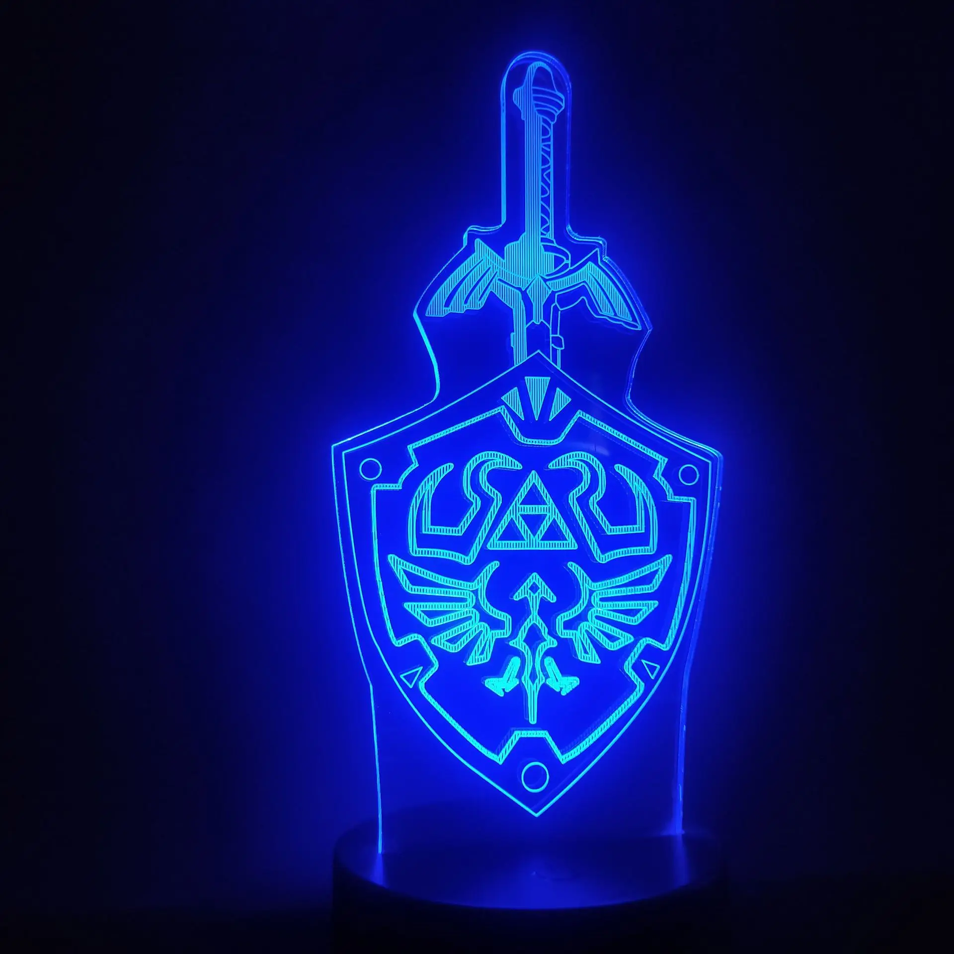 

Link Master Sword Shield Shape Visual Illusion 3D LED 7 Colors Light Nightlight Action Figure