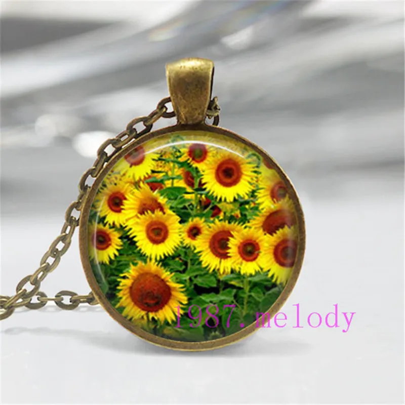 

Sunflower Retro Creative Vintage Photo Cabochon Glass Chain Necklace,Charm Women Pendants Fashion Jewelry Gifts