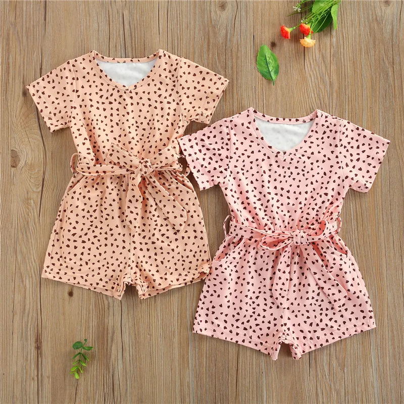 

Детский летний комбинезон с коротким рукавом и V-образным вырезом