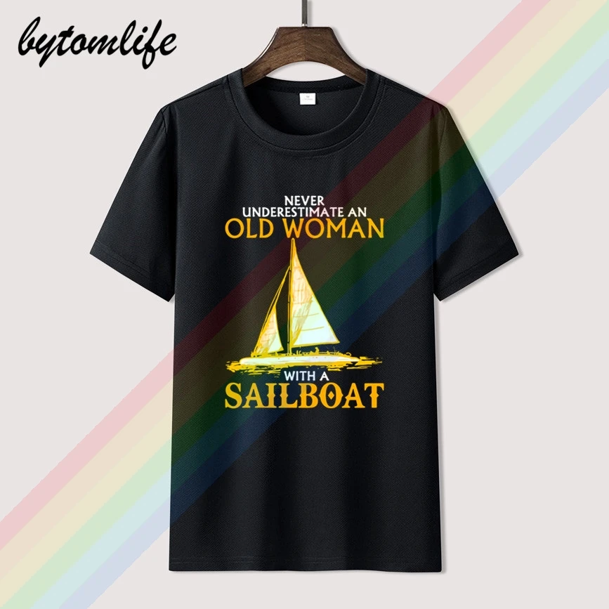 Никогда не стоит недооценивать женщина с парусником футболка Стиль из