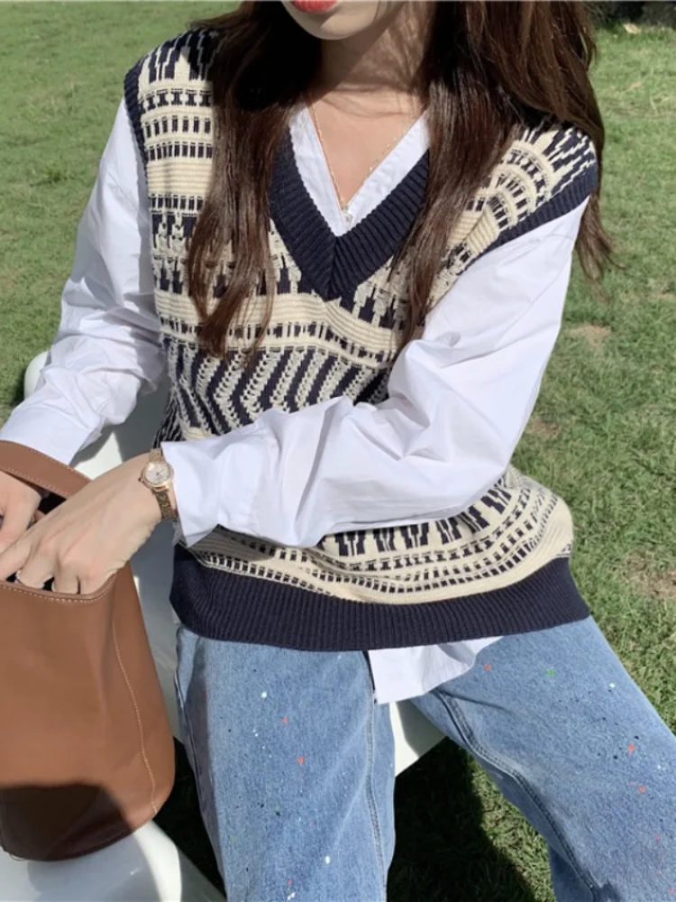 

Women's Fashion V-neck Vest Autumn College Style Sweater V-neck Vest Loose Pullover Fashion Vest Large Size Women Jacket