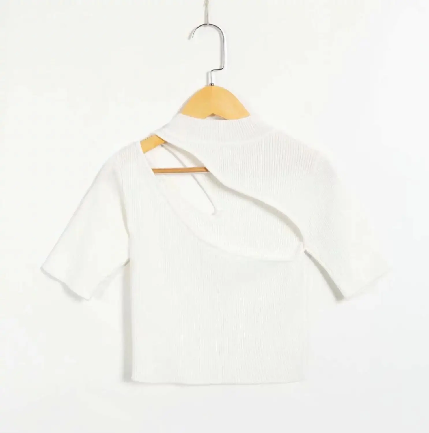 Женская трикотажная футболка ярких цветов с высоким воротом Сексуальная