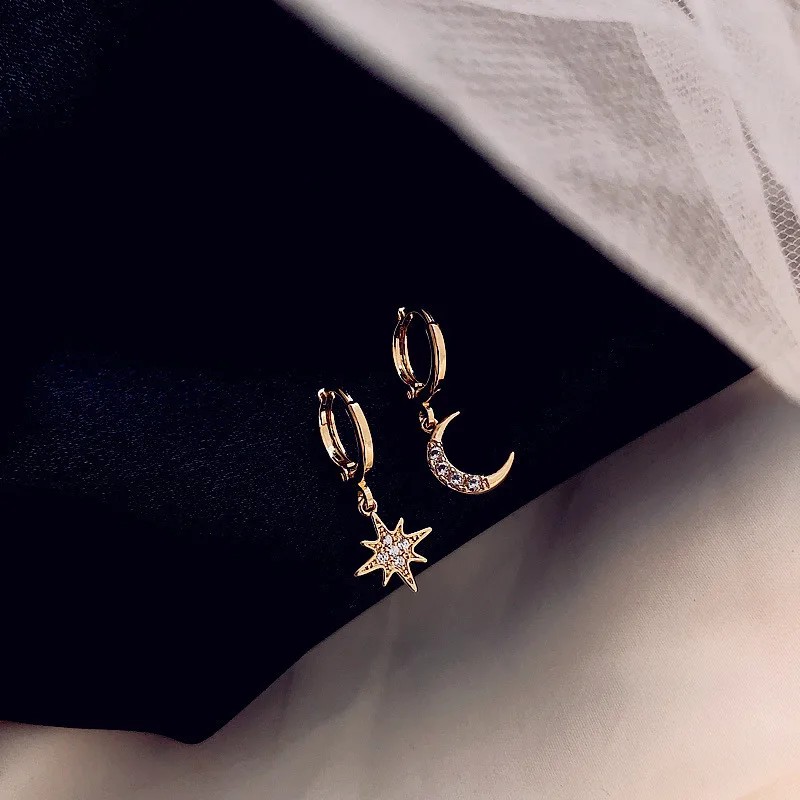 

Star Moon asymmetric Earrings advanced sense Earrings temperament Female Minority Earrings New Year Trend net red Earrings