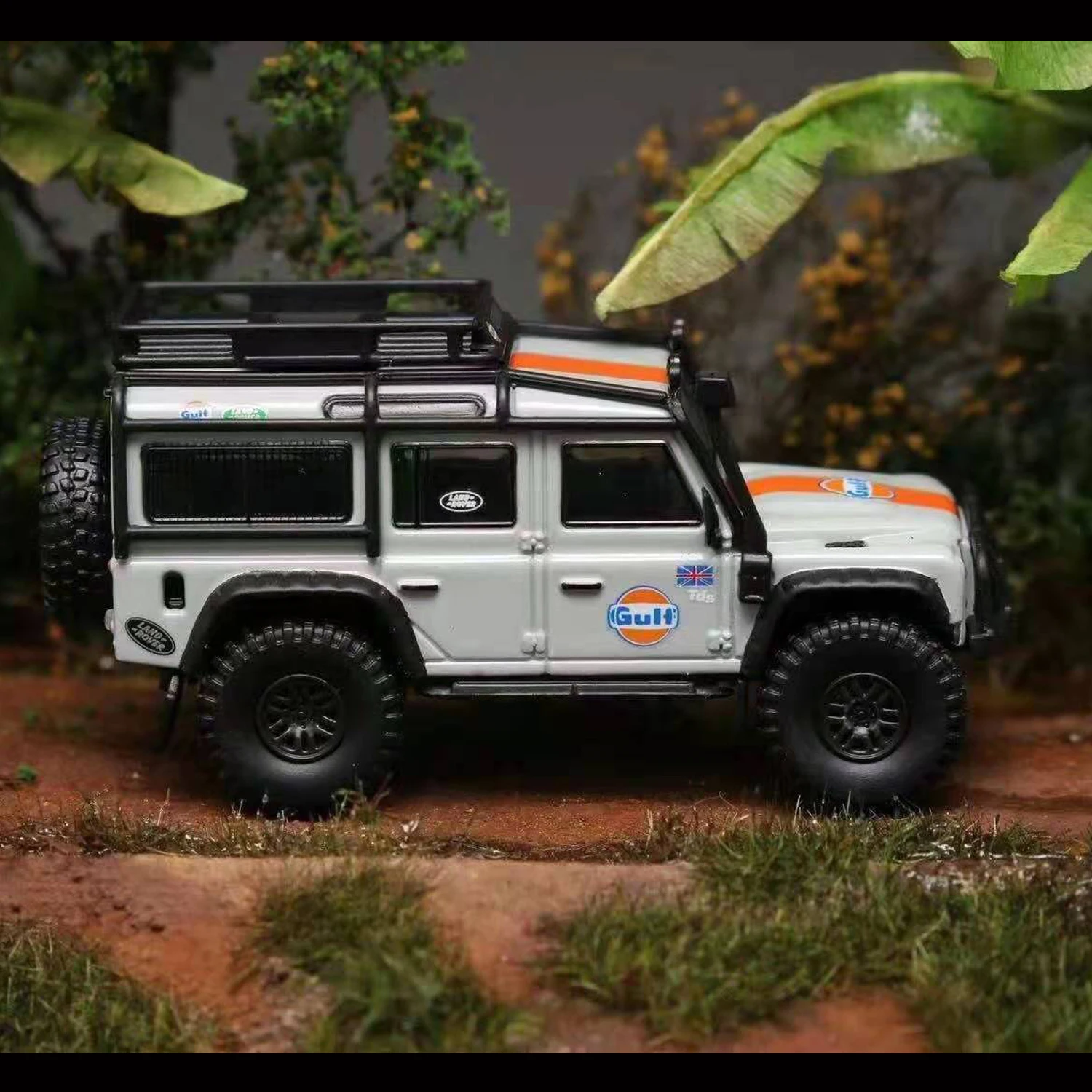 

Model Car 1/64 Master Gulf Land-R Defender 110 Cross SUV New Collection