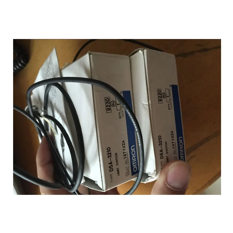 

OMRON D5A-3210 High-precision Switch