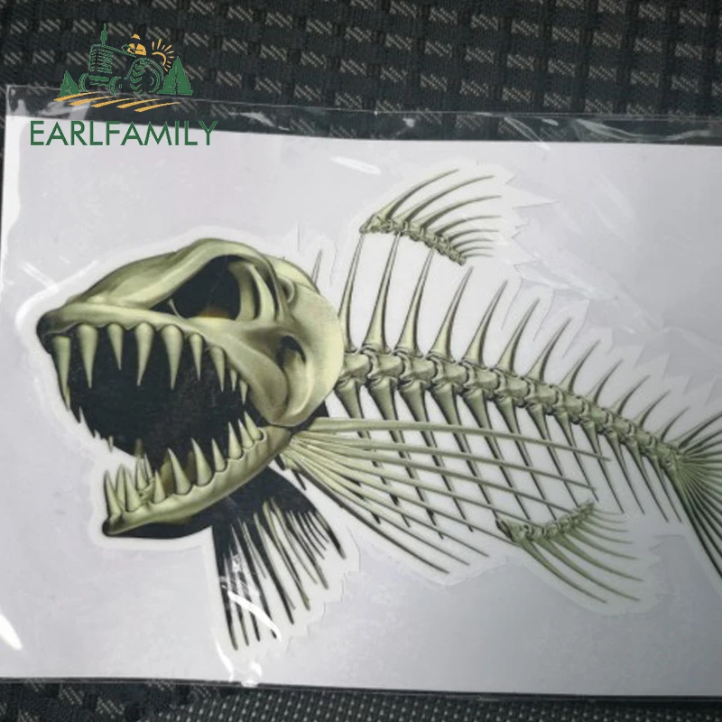 EARLFAMILY, 13 см x 8,5 см, страшный скелет, Рыбная ловля, автомобильные наклейки, автомобильные наклейки, 3D наклейки для автомобиля, стильные аксессуары для мотоцикла, автомобиля