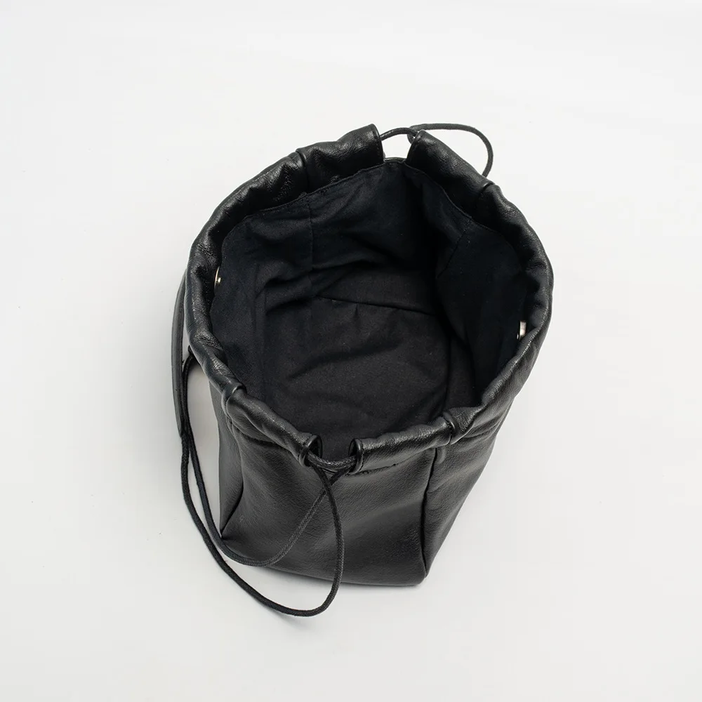 

2020 new leather simple drawstring bag Korean fashion small bag black soft leather female bag