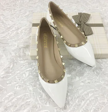white patent Г., женская обувь для взрослых, новинка, большие размеры 40, 46, 34, черные, белые блестящие женские туфли на плоской подошве с острым носком и заклепками без шнуровки - Цвет: white patent