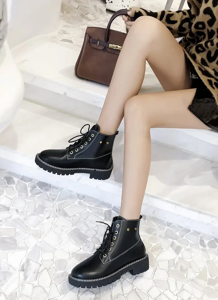 Женские ботинки из мягкой кожи со шнуровкой водонепроницаемые черного цвета -