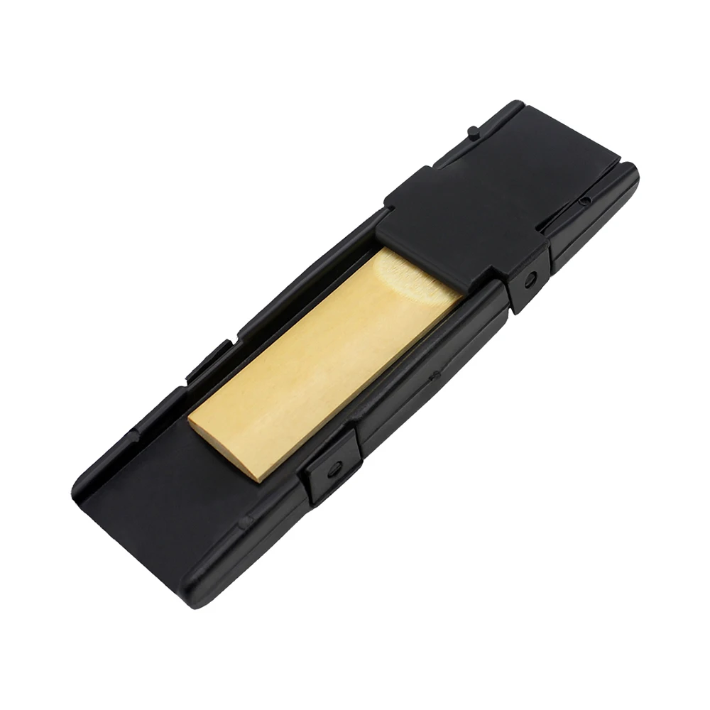 

2Pcs Saxophone Sax Reed Clip Black Plastic Reeds Clip Woodwind Instrument Parts for Alto/Tenor/Soprano Saxophone Sax Accessories
