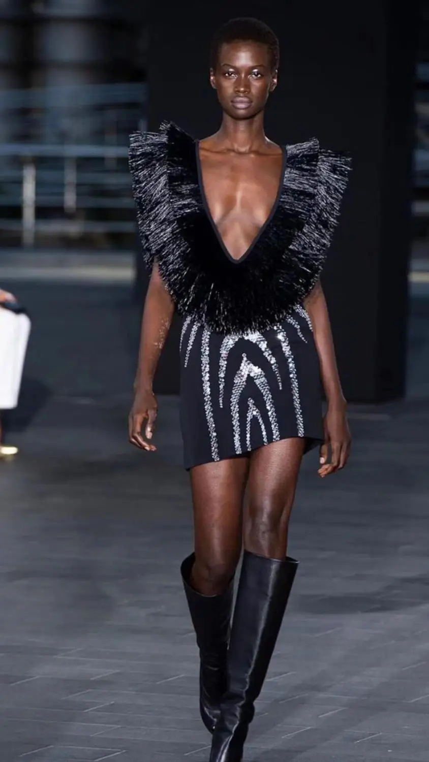 Женское вечернее платье черное Бандажное из вискозы с V-образным вырезом и