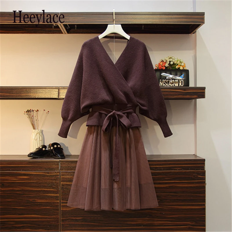 Женский трикотажный комплект из двух предметов свитер с рукавами летучая мышь и