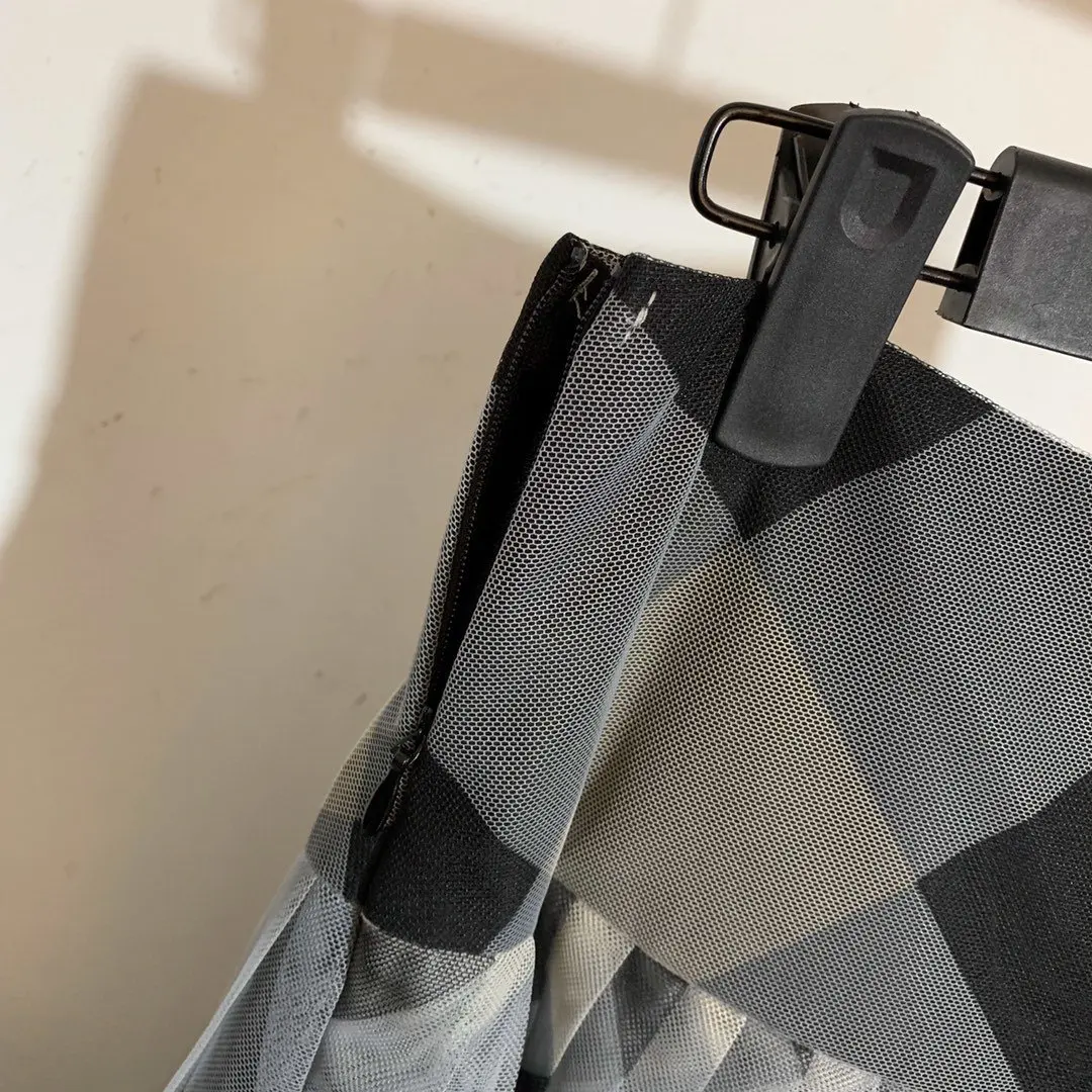 

11.11 High Quality New Plaid Contrast Color Mesh High Waist Long Pleated Elegant Swing Mid Skirt Women with Lining