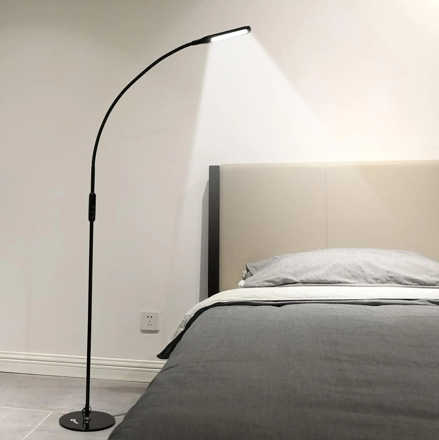 

Nordic LED Floor Lamp Standing Light Remote Control 360 Degree Rotatable Arm Black White Floor Lamps for Living Room