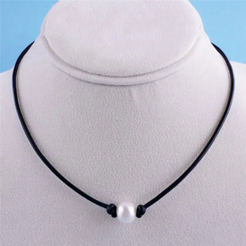 

Women Retro Leather Rope Imitation Pearl Necklace Clavicle Chain Accessories