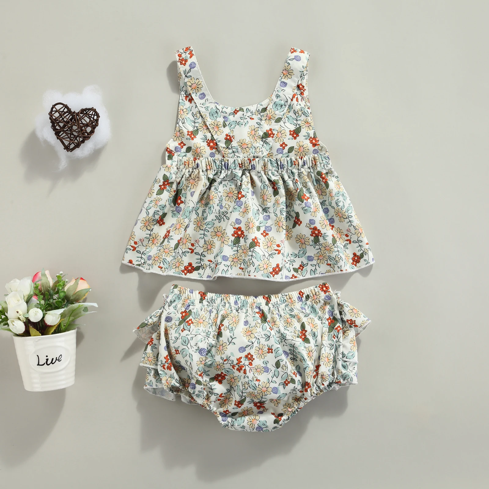 

2021 Baby Camisole + Shorts, Small Floral Print Multi-layer Ruffle Decoration, Sweet Style Summer ClothingEasy to match